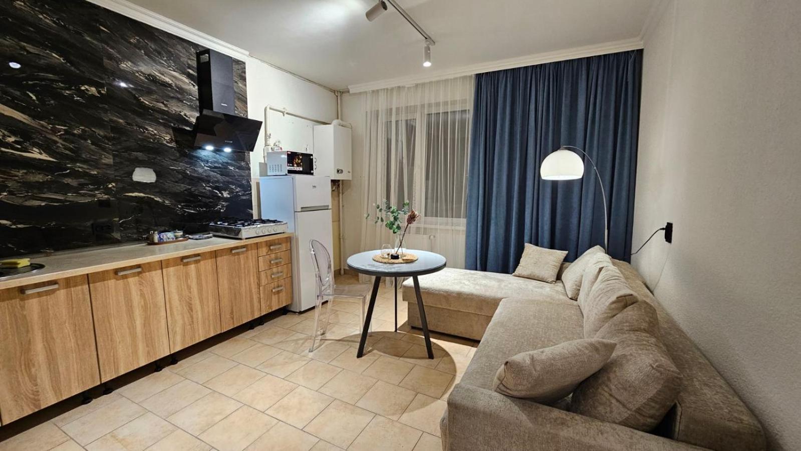 Black Room Apartment Мукачево Экстерьер фото