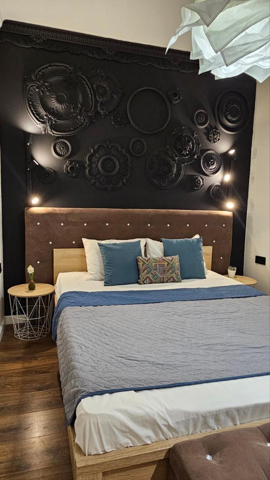 Black Room Apartment Мукачево Экстерьер фото