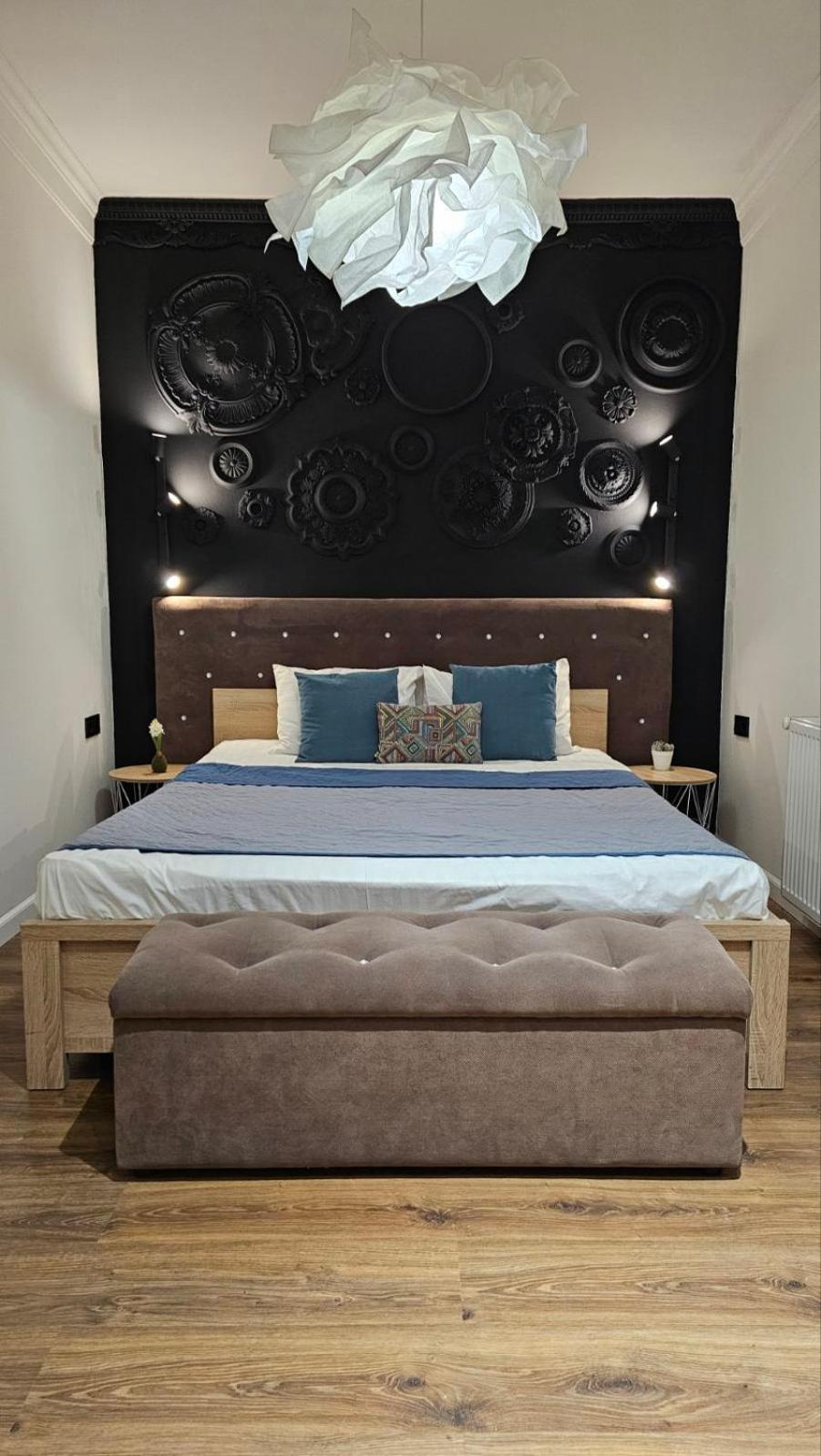 Black Room Apartment Мукачево Экстерьер фото